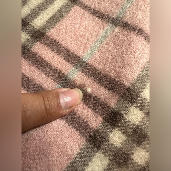 Burberry Scarf EUC 100% Lambswool made in Scotland, Nova check pattern - Picture 6 of 6